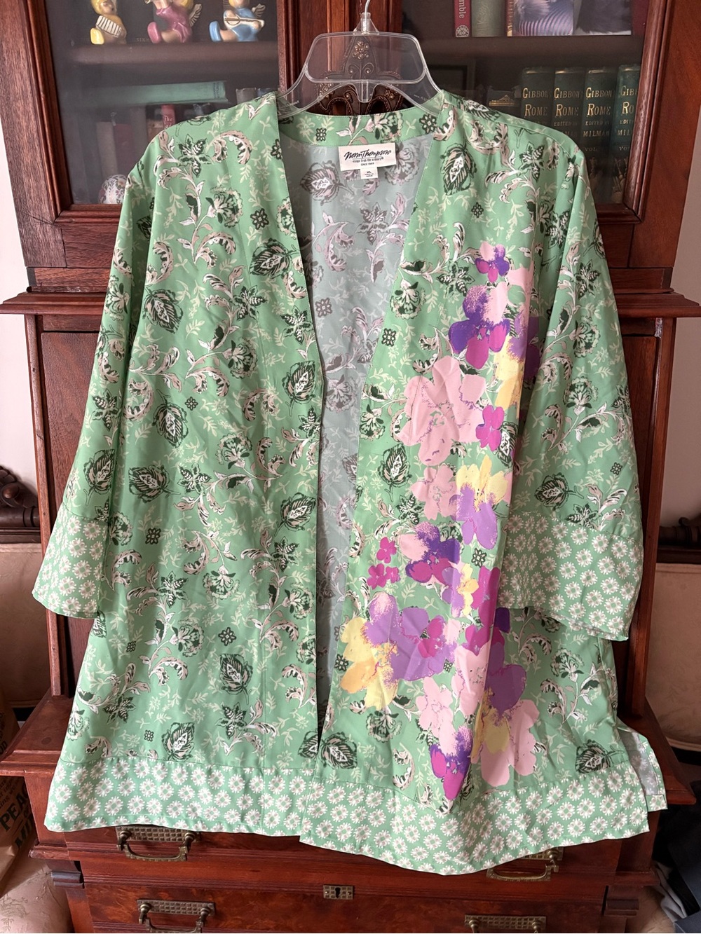 Norm Thompson: XL, Green Floral Kimono Jacket with Purple & Pink Blossoms